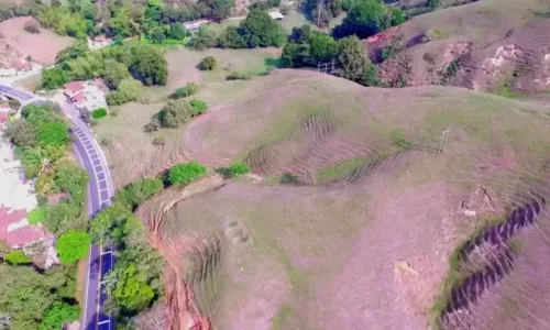 Tierras-degradadas-por-la-ganaderia-Barrera-Forestal-del-Amazonas-768×428 (1) Tierras-degradadas-por-la-ganaderia-Barrera-Forestal-del-Amazonas-768x428 (1)